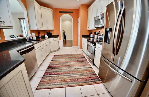 The Commons House | Bayside Resort * New Listing * 5BR home w 2 Master (primary) Suites and 3.5