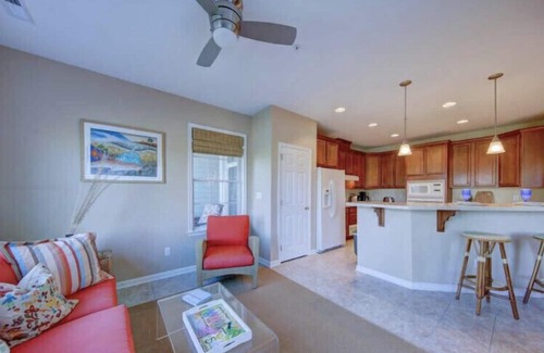 Sun Ridge Condo | Bayside Resort-One floor 2400sq ft condo,Steps to Sunridge,semiprivate elevator