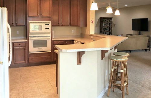 Sun Ridge Condo | Bayside Resort-One floor 2400sq ft condo,Steps to Sunridge,semiprivate elevator