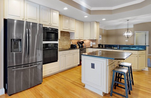 The Commons House | Bayside Resort retreat with grill, central AC, & paid-access pools & hot tub