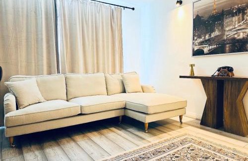 Bayswater Apartment | Bayswater Luxe Hyde Park 2BR Retreat