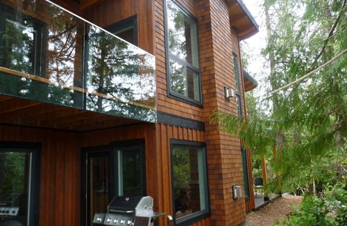 Tofino House | BayView House, Tofino B.C.