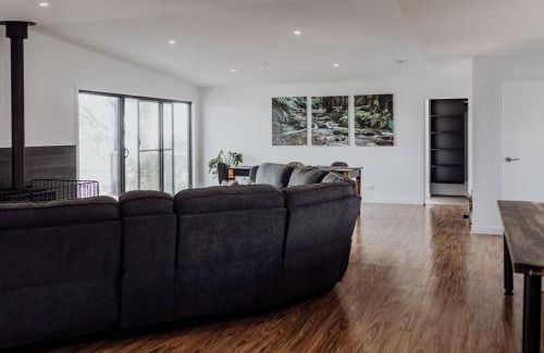 St Helens House | Bayview Lodge - Views Views Views!