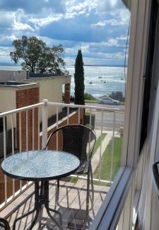Geelong Apartment | Bayview Waterfront Apartment Geelong