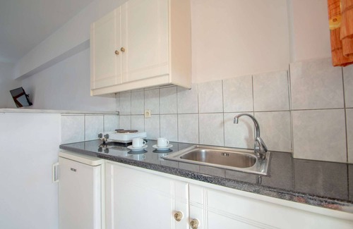Amoudi Apartment | Baywatch 8 apt right on the water