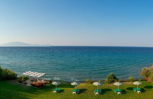 Amoudi Apartment | Baywatch 8 apt right on the water