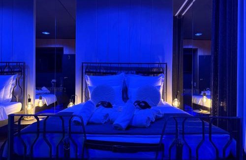 Lodz Apartment | BDSM SWING KLIMA Apartamenty Lustra super wygodne łóżko , huśtawka ,dla dorosłych ADULTS ONLY