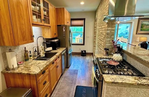 Port Washington Apartment | Be Still & Know, Walk to Port and Beach