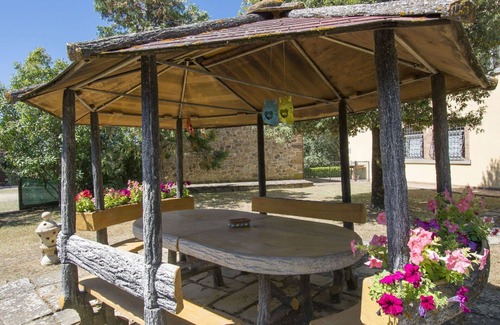 Oliveto House | Beautiful private villa with hot tub, WIFI, private pool, TV, patio, pets allowed and parking