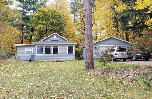 Manistee House | Beach access right across the street!