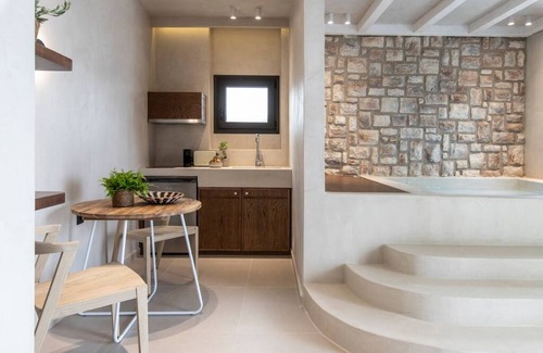 Almyros Villa | Beach Access Suites With Breakfast
