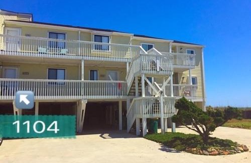 Kure Beach Apartment | Beach Blanket - Spacious condo with Private beach access and resort amenities! condo