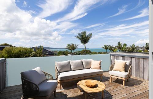 Kohimarama Villa | Beach bliss-Modern luxury holiday home at Kohimarama