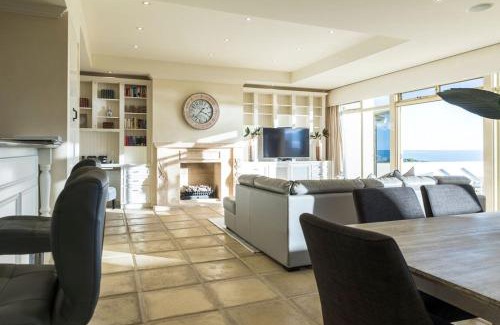 Tennyson House | Beach Bliss - Ocean Views - Private Beach Access