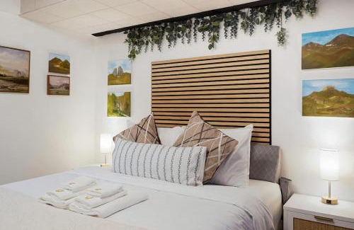 Sharp Park Apartment | Beach Block 2-Bed with Coastal Palm Trees and Yard