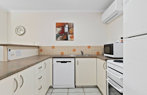 Sunrise Beach Apartment | Beach Breakers Resort