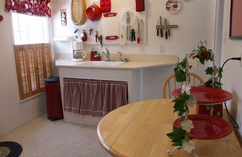 Frankfort Apartment | Beach Breeze Cottage Upstairs, just steps from the beach, sleeps 4