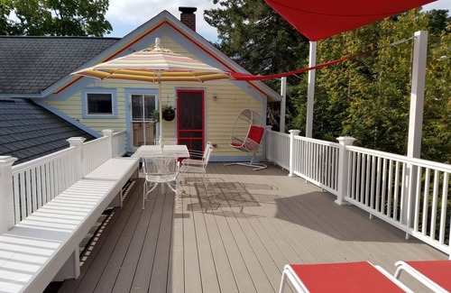 Frankfort Apartment | Beach Breeze Cottage Upstairs, just steps from the beach, sleeps 4