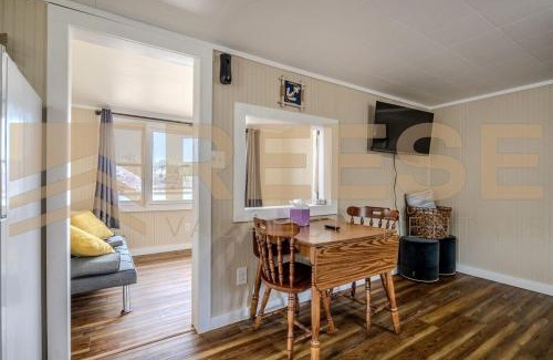 Lake Ozark House | Beach Cabin #2