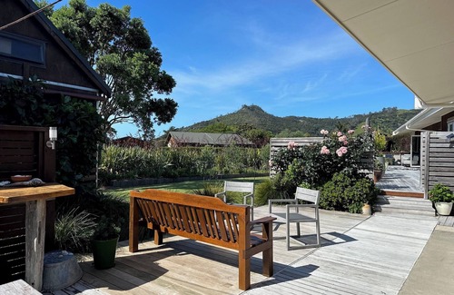 Kuaotunu Ski Chalet | "Beach Chalet" bookable together with "Beach Baby Cottage"