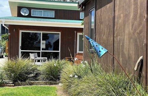 Kuaotunu Ski Chalet | "Beach Chalet" bookable together with "Beach Baby Cottage"