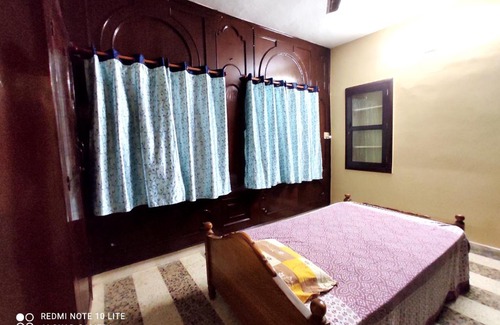 Mylapore Tiruvallikk House | Beach Church Temple US Consulate Apollo Hospital