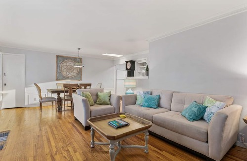 Carlsbad Village Cottage | Beach Cottage a few homes from the Beach