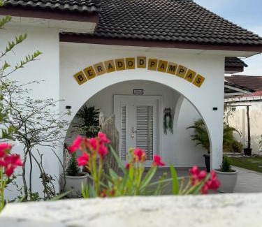 Chukai House | Beach Cottage Homestay Kemaman - Berado D Pampass