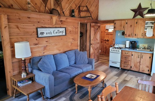 Franklin Cottage | Beach cottage on the water - private and pet friendly!