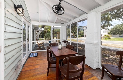 Saint Simons Island Cottage | Beach Cottage-Screened Porch! One short block to beach! Walk to Pier Village!