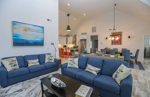 Southern Shores Cottage | Beach Daze: A Quiet Oasis Steps to Beach! Pool and Hot Tub.