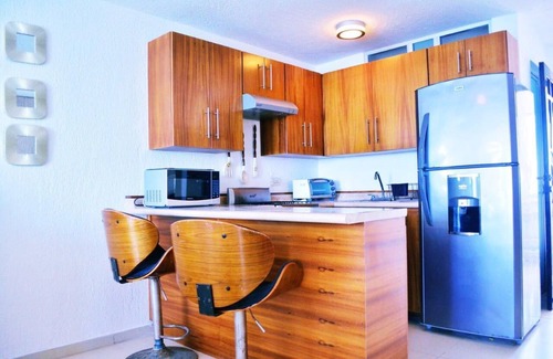 Manzanillo Apartment | Beach front 2 bedroom, 2 bath 2nd floor condo with amazing views.