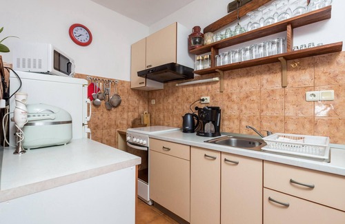 Rab Town Apartment | Beach front apartment