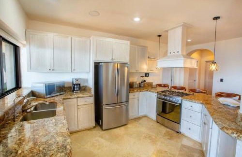 Cabo Bello Villa | BEACH FRONT Casa Bruma Jacuzzi With Massage
