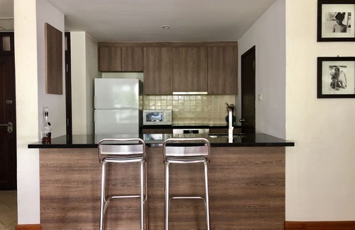 Nong Kae Apartment | Beach Front Condo with Spectacular Ocean