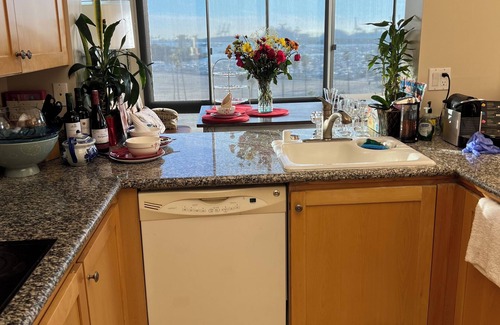 Alamitos Beach Condo | Beach front Condo with Direct access to the beach