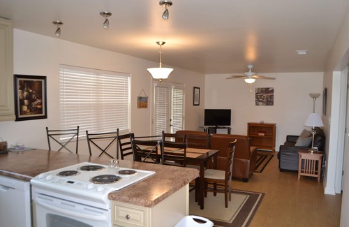 Bahama Beach Cottage | BEACH FRONT, P RIVATE UPPER COTTAGE, 2BD2BA, XL Deck, FREE Private Parking