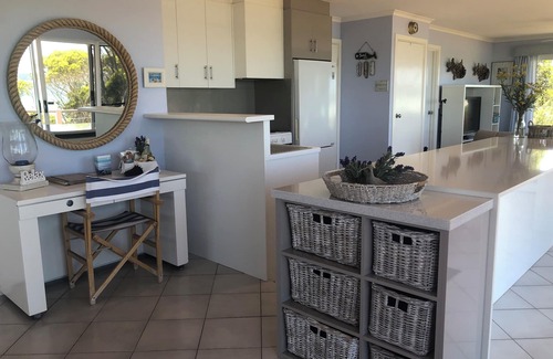 Island Beach House | Beach Front. Panoramic Views. Kayaks. Nestled in Nature