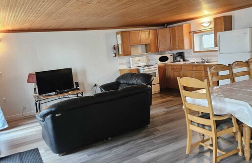 Sylvan Lake Hotel | Beach Front Resort