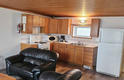 Sylvan Lake Hotel | Beach Front Resort