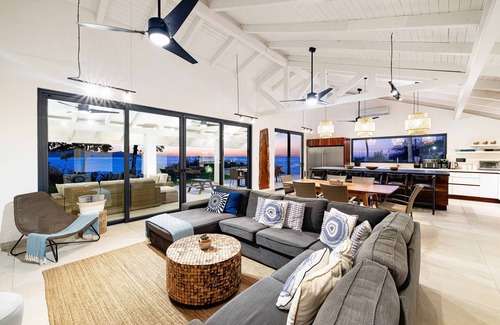 Playa Flamingo House | Beach front, STUNNING Ocean View and fabulous POOL all in one place