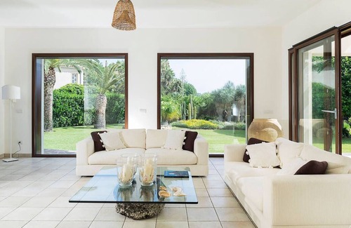 Fontane Bianche Villa | Beach front villa in Fontane Bianche