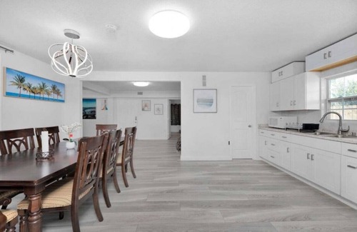 Fort Walton Beach Villa | Beach Getaway | 4BR Home Near Fort Walton Beach