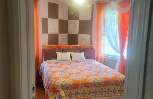 Brunswick House | Beach Go-Boho Private FIFTY DOLLARS Room Coffee - Tea FREE! INSTANT BOOK