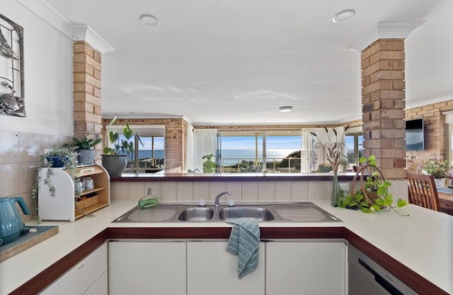 Halls Head House | Beach Home: Epic Views: Private Enclosed Yard:Pets