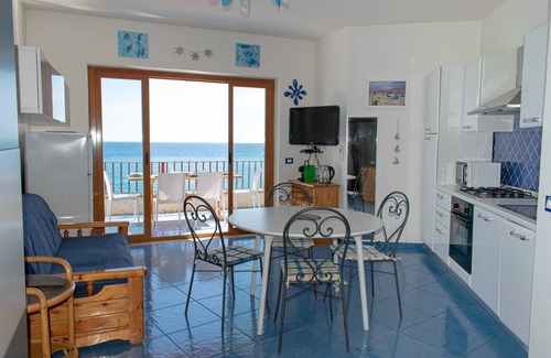 Letojanni Apartment | Beach House AcquaMarina