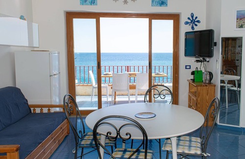 Letojanni Apartment | Beach House AcquaMarina