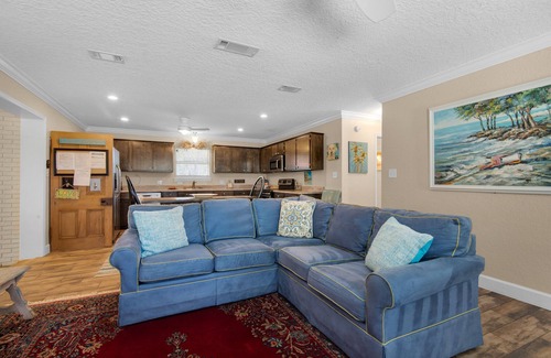 Laurel Hill House | Beach House Blue 4/2 Home Beach on a Budget