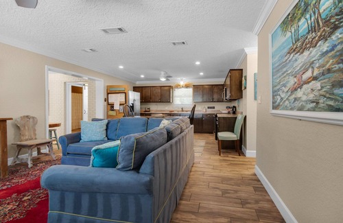 Laurel Hill House | Beach House Blue 4/2 Home Beach on a Budget