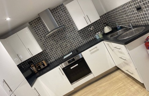 Southport Apartment | Beach House Courtyard 1 bed